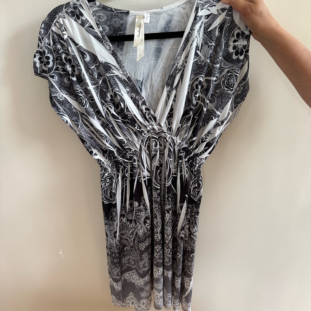 Black and White Patterned Dress - Size L